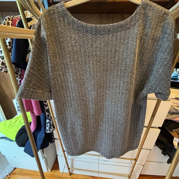 Loft Top - Picture 3 of 3